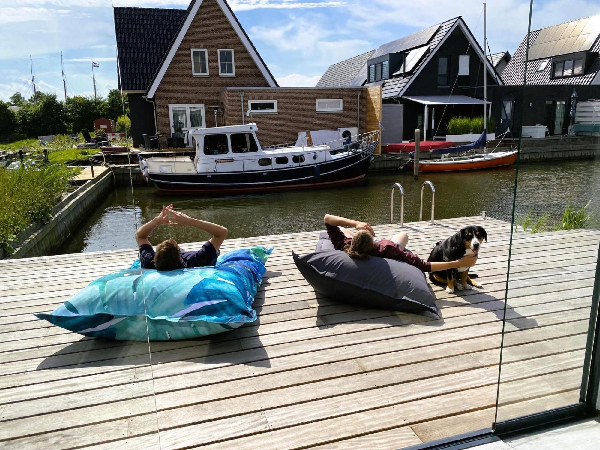 Peaceful Villa On The Water In Stavoren Kültér fotó